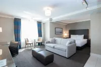 Sandman Hotel Oakville - parking