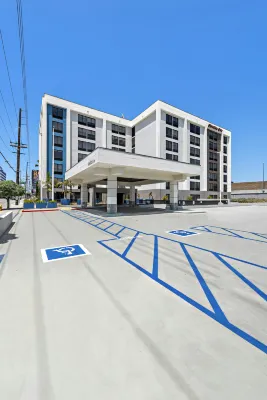 Hampton Inn by Hilton Los Angeles Airport - parking