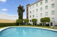 Fiesta Inn Express Perinorte - Pool