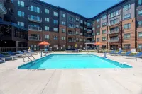 Landing 驚艷兩卧室，庭院，俱樂部會所(Landing Amazing 2bd, Courtyard, Clubhouse) - 游泳池