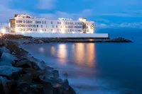 Onomo Hotel Conakry - parking