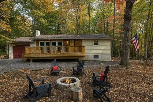 Check Out Our Reviews! Golf Cart, Kayaks & Pools. Dogs Welcome! - 4-Star