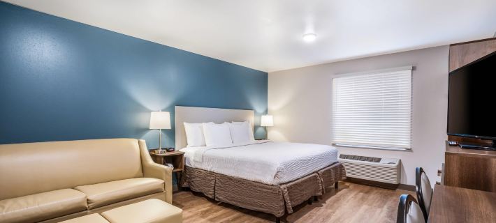 WoodSpring Suites Elgin - Chicago Hotels in Kane County