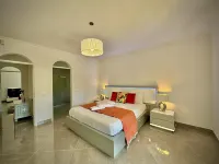 Quarteira Premium Villa with Pool by Homing - Vila