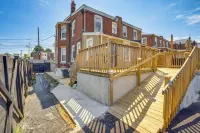 Colorful & Convenient Darby Apt, 7 Mi to Stadiums! - Apartments