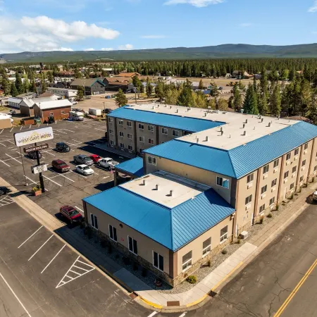 Yellowstone West Gate Hotel