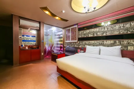 Busan Station (Jungang-Dong) BT Hotel Отели рядом с достопримечательностью «Museum of musical Instruments of the World»