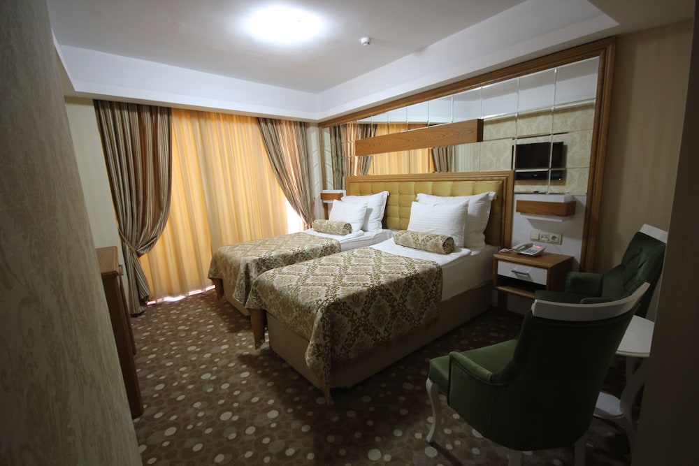 Grand Corner Boutique Hotel