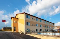 Red Roof Inn Cameron Hotel a 