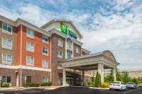 Holiday Inn Express & Suites Statesville by IHG - parking