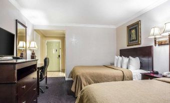 Quality Inn & Suites Thousand Oaks - US101