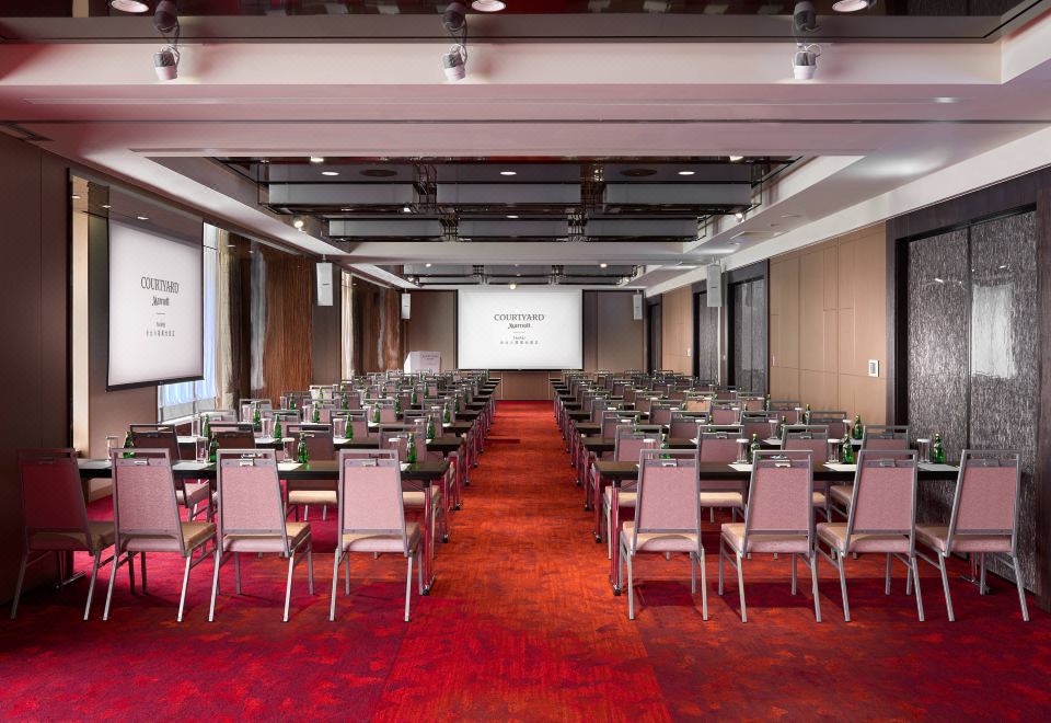 4. 코트야드 바이 ..