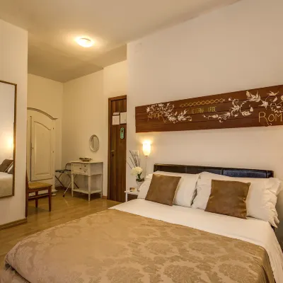 Trastevere Rooms Отели рядом с достопримечательностью «Станция метро Garbatella»