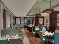 Four Points by Sheraton Vadodara - breakfast