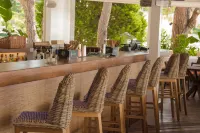 Le Méridien Beach Plaza - bar
