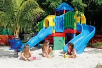 Constance Lemuria Seychelles - Family