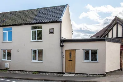 Beach Breeze Cottage - 3 Bed