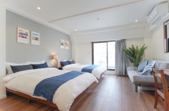 Apartment 401, Non Smoking Dandelion Photo