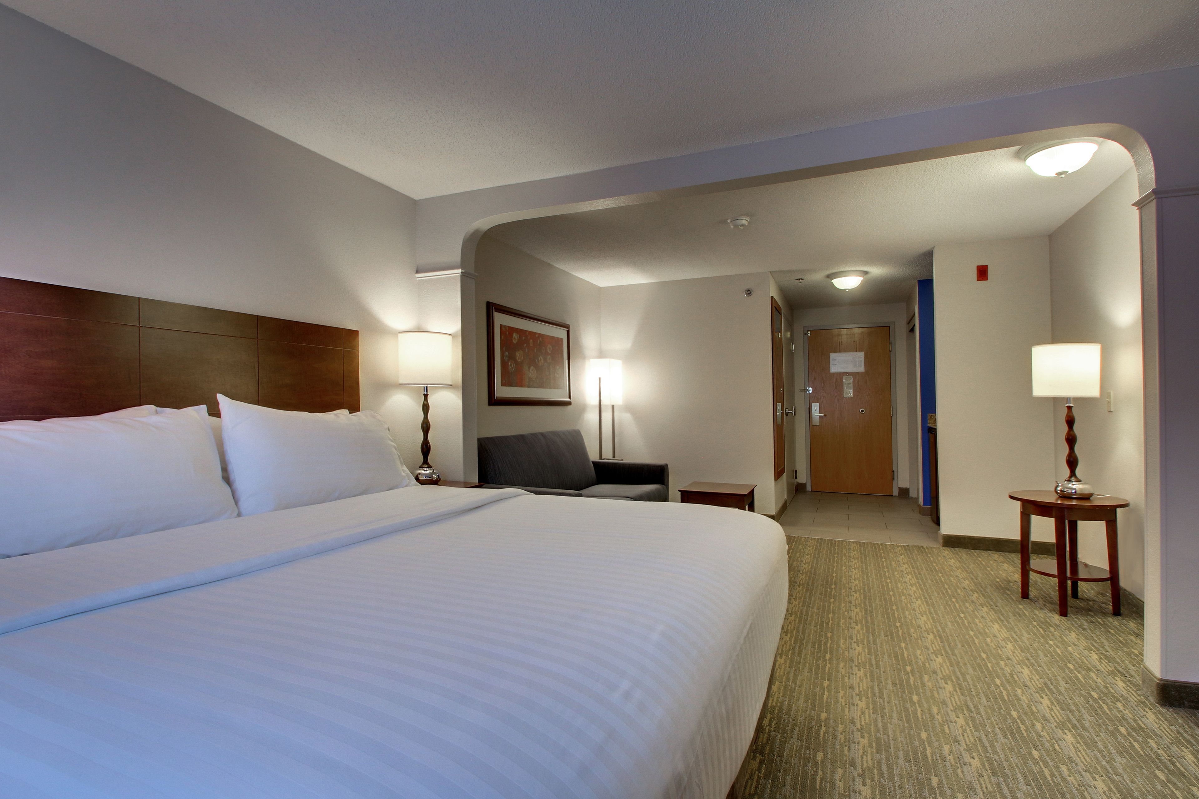 Holiday Inn Express & Suites - Lincoln East - White Mountains, an Ihg Hotel