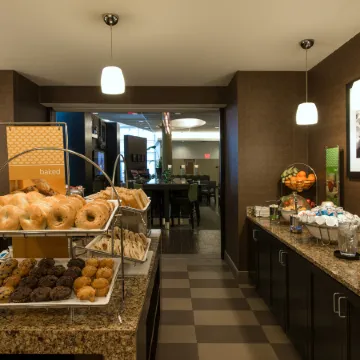 Hampton Inn & Suites Boston Crosstown Center