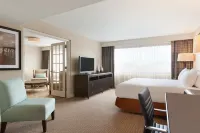 Embassy Suites by Hilton Boston Waltham Hotels near Waltham Museum