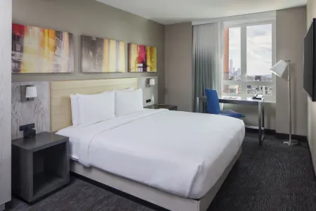 Doubletree by Hilton New York Times Square West Отели рядом с достопримечательностью «Площадь Фатер Даффи»