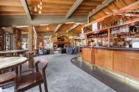 Club Wyndham Dinner Plain, Trademark Collection by Wyndham - bar