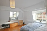 Bright 1 Double Bed Apartment Near Cabot Circus Hoteller i Saint Paul's