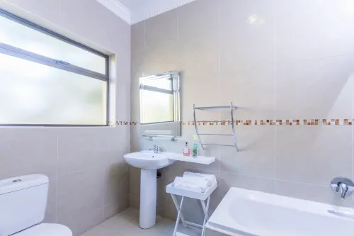 Ezulwini Guest House - Standard Double Room with Balcony & Pool View, 2 Guests