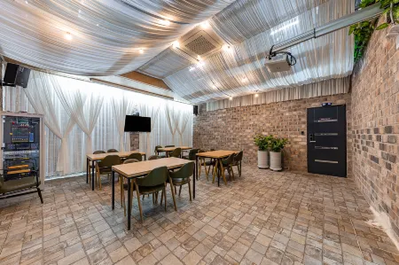 Gwangju Hanam Hotel the Terrace Отели рядом с достопримечательностью «1913 Сонджёнский рынок станций»