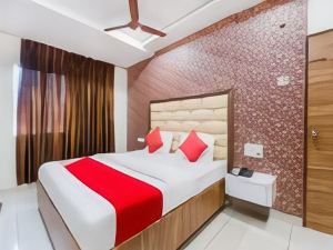 OYO 74876 Hotel Sai Grand