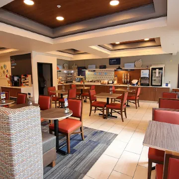 Holiday Inn Express & Suites Ashland