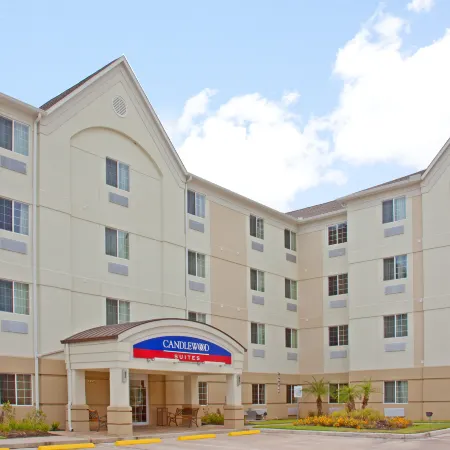Candlewood Suites HOUSTON MEDICAL CENTER by IHG Отели рядом с достопримечательностью «Стадион «NRG Астродом»»