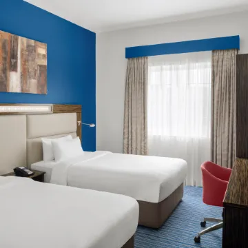 Holiday Inn Express Dubai Safa Park