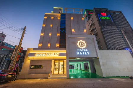 Yeosu Hotel Daily (Hotel Daily) Отели рядом с достопримечательностью «Aeyangwon History Hall»