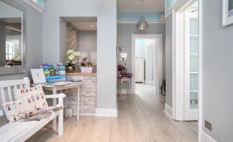 Beachside Guest House - Housity