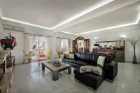 Villa Cadre - 5Br w Private Pool & Snooker Table