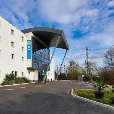 Sure Hotel by Best Western Nantes Beaujoire Отели рядом с достопримечательностью «Станция Haluchère-Batignolles»