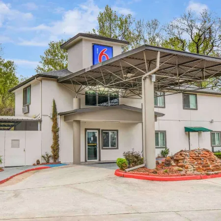 Motel 6 Humble, TX - Houston International Airport