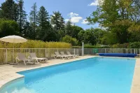 Logis Domaine de Valaudran - piscina