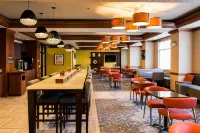 Wyndham Moline on John Deere Commons - С баром