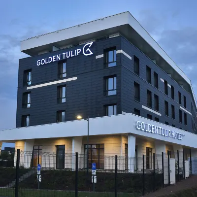 Golden Tulip Reims Hotel dekat La Mine