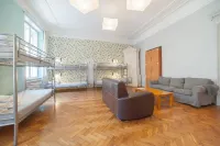 Dizzy Daisy Hostel - بيوت الشباب