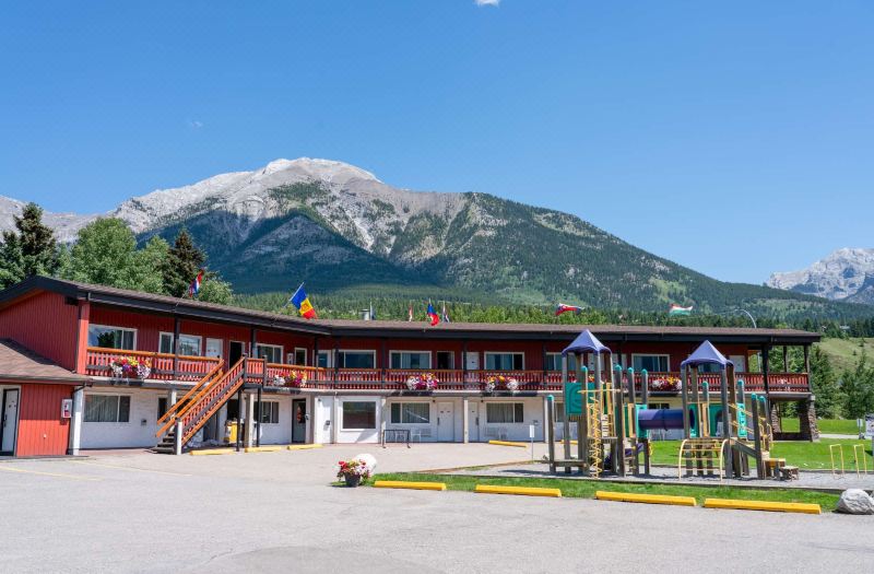 Rocky Mountain Ski Lodge photo 3