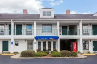 Baymont by Wyndham Waycross - parking