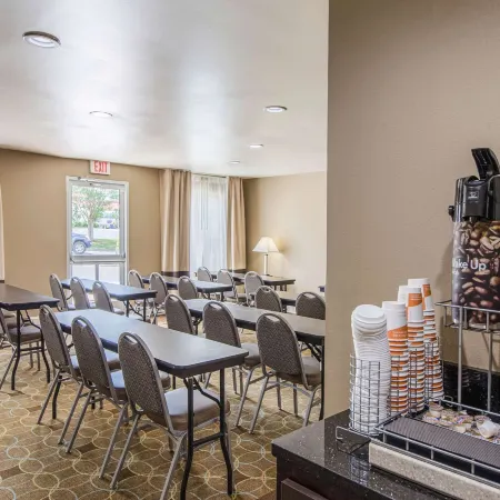 Comfort Inn & Suites Greenwood Near University