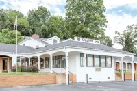 Knights Inn Galax Hotels in Fries
