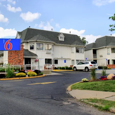 Motel 6 Enfield, CT - Hartford