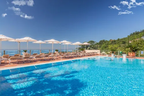 Madrigale Panoramic Lifestyle & Soulful Hotel Hotel di Costermano