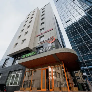Springs Hotel Ulaanbaatar Отели рядом с достопримечательностью «Сүхбаатарын Талбай»